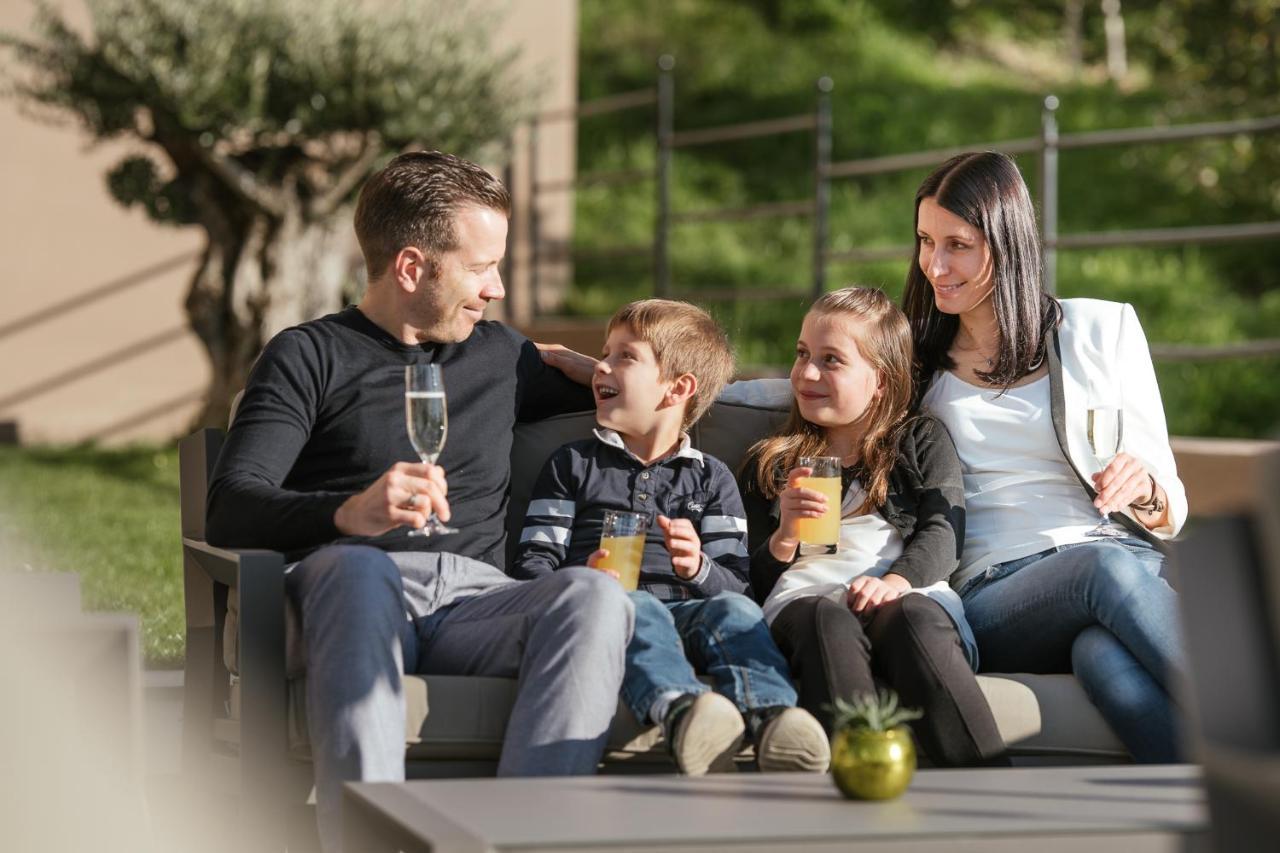 Oliven- & Genusshotel Hirzer Schenna Ngoại thất bức ảnh