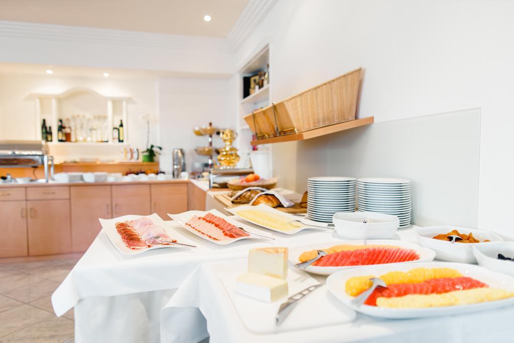 Oliven- & Genusshotel Hirzer Schenna Ngoại thất bức ảnh