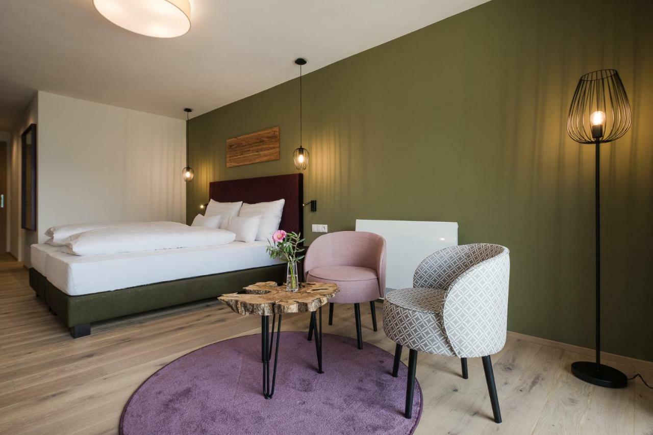 Oliven- & Genusshotel Hirzer Schenna Ngoại thất bức ảnh